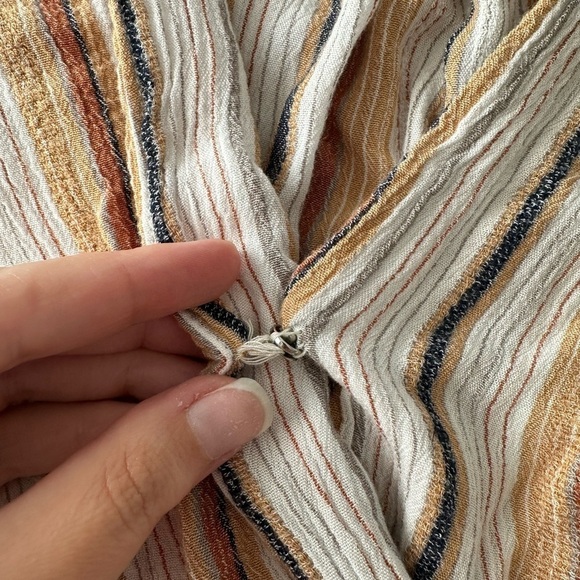 Kut from the Kloth wrap-front sleeveless striped multicolor blouse Medium - Picture 10 of 11